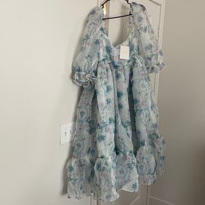 Selkie 2X size organza dress. Never worn